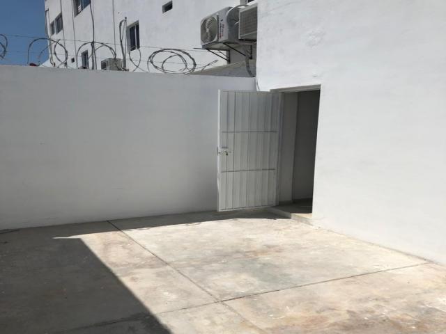 Local en renta en Avenida La Marina - 499